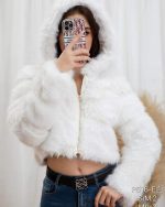 Късо дамско палто от изкуствен косъм VANESSA в бяло
