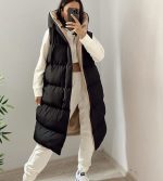 Двулицев дамски елек в черно и бежово - Image 2