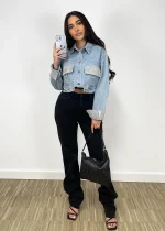 Дънково яке KARINA с ефектни ръкави и джобове с камъни в светлосиньо
