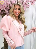 Ефектно сако с дантелени ръкави TAMARA в цвят пудра