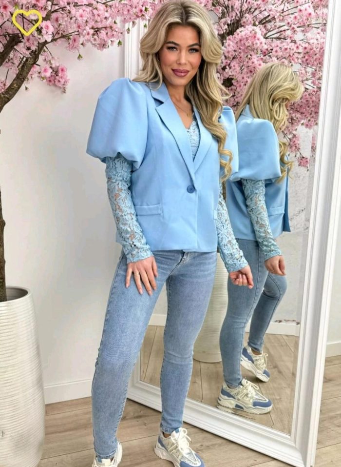 Ефектно сако с дантелени ръкави TAMARA в светлосин цвят - Image 1
